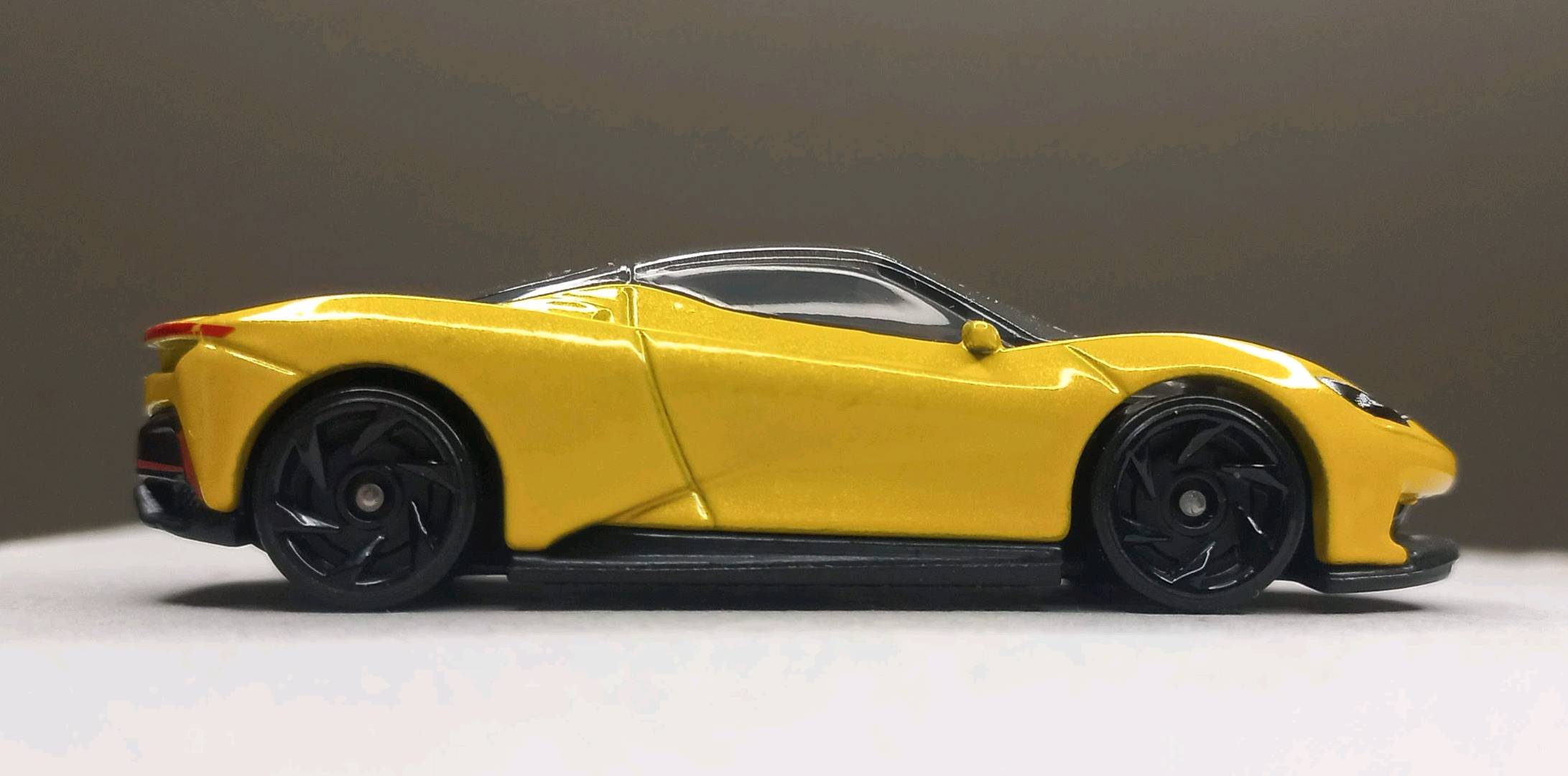 Hot Wheels Automobili Pininfarina Batista