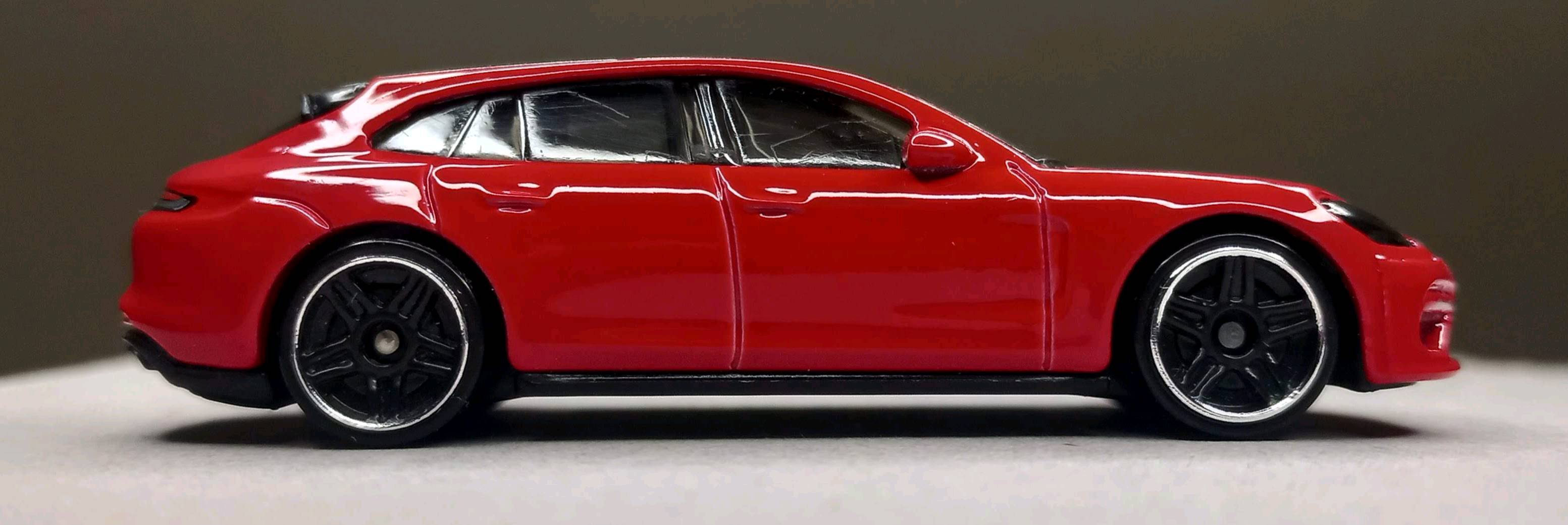 Hot Wheels Porsche Panamera Turbo S E Hybrid