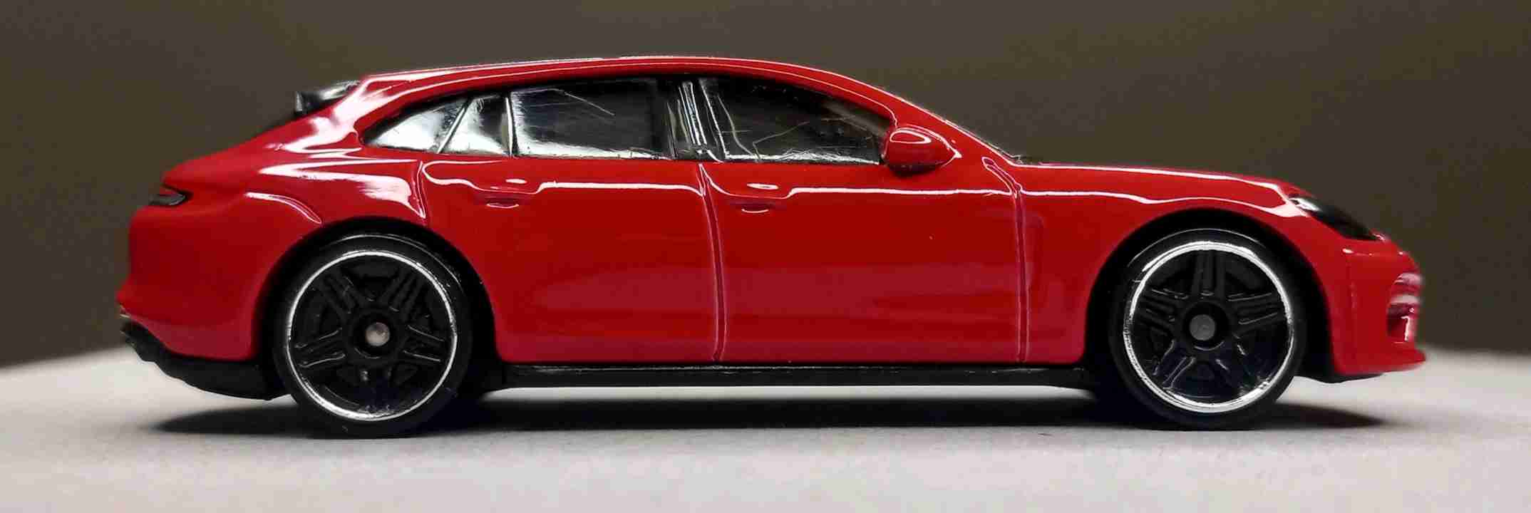 Hot Wheels Porsche Panamera Turbo S E Hybrid