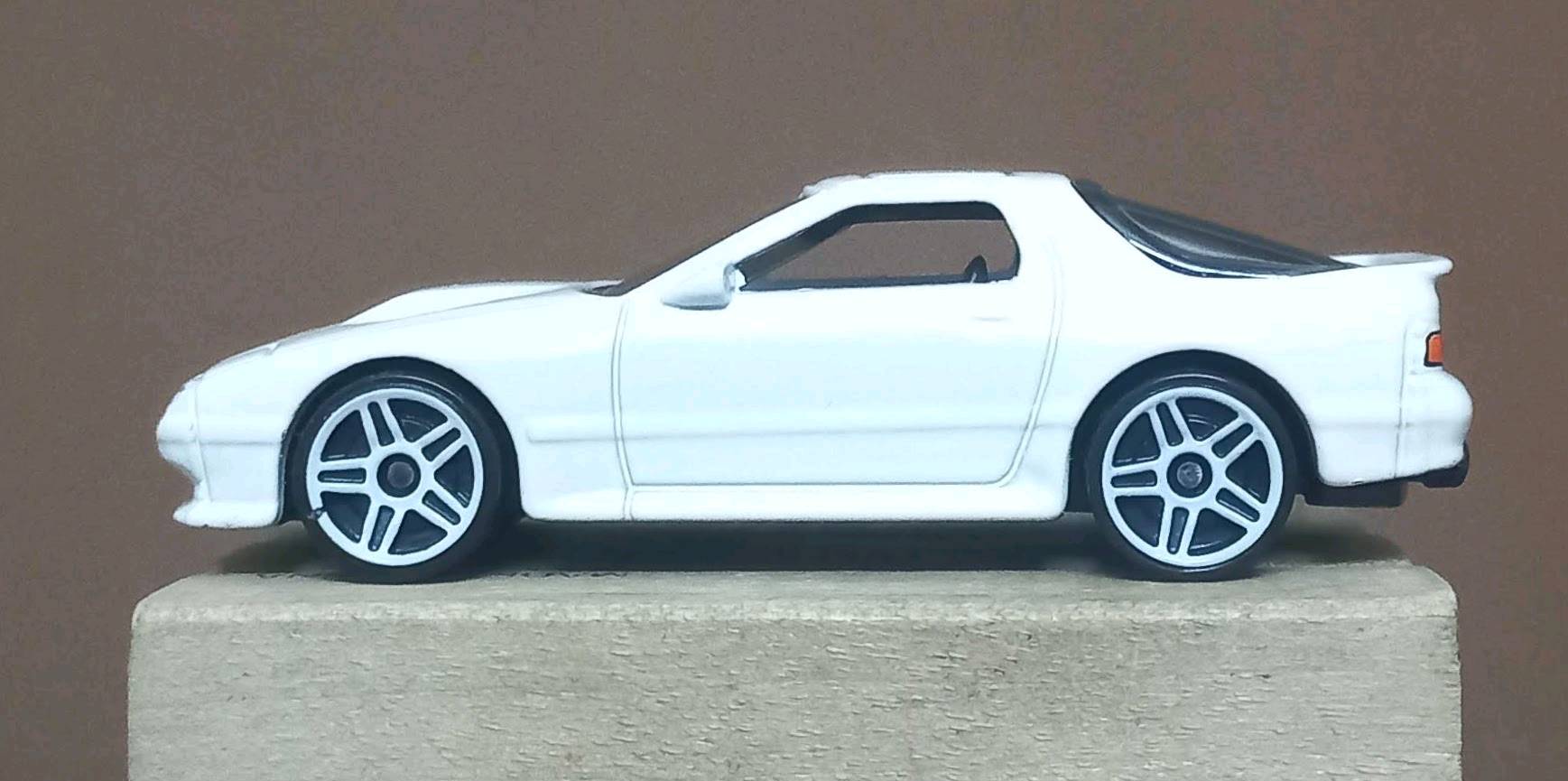 Hot Wheels Mazda Savanna RX 7 FC35