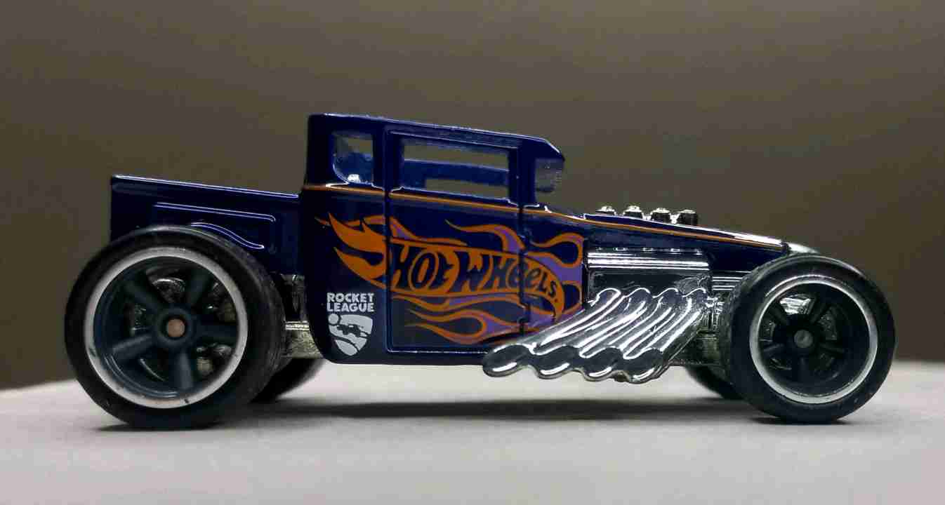 Hot Wheels Bone Shaker