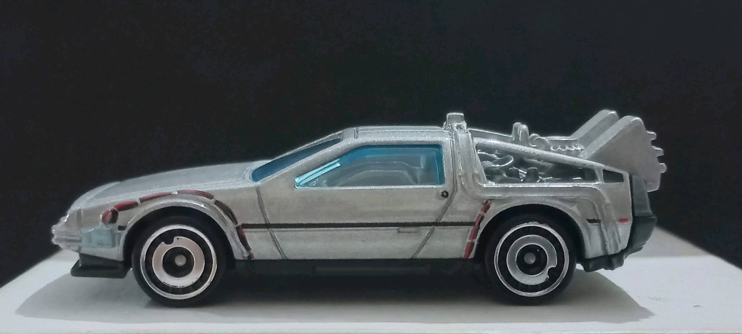 Hot Wheels Delorean DMC 12