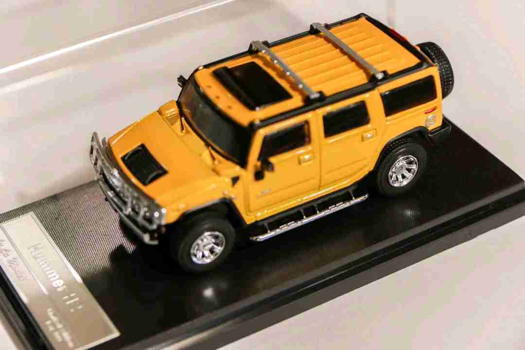 Unknown Hummer H2