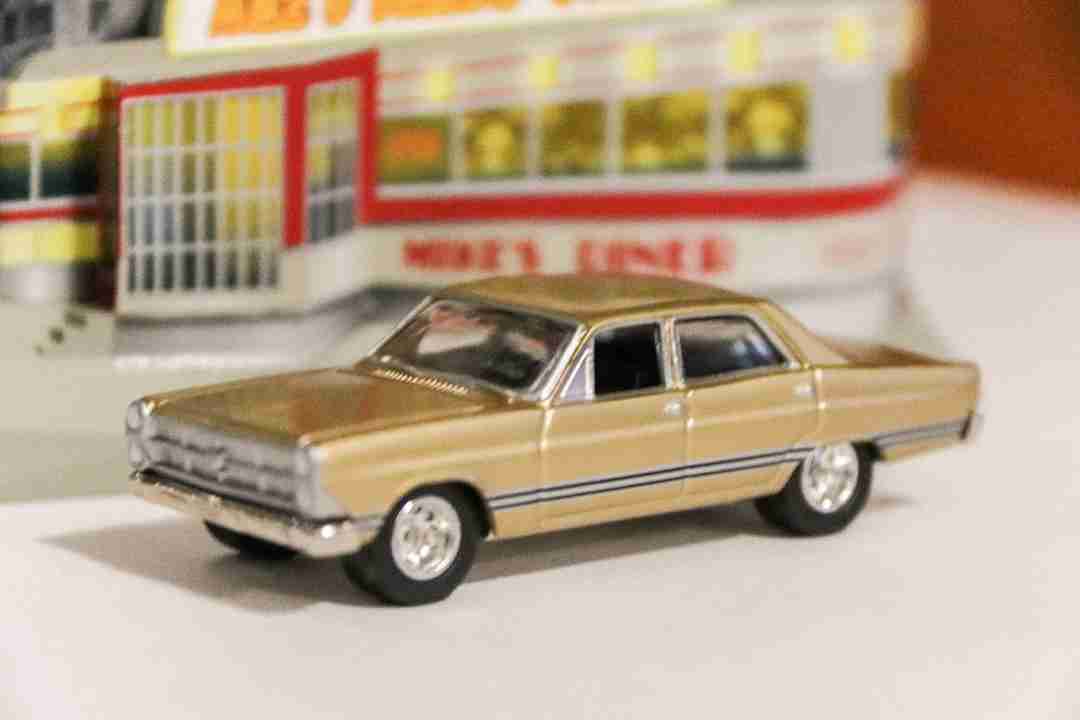 Johnny Lightning Ford Fairlane 500