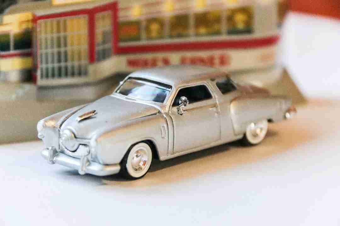Racing Champions Studebaker Starlight Coupe