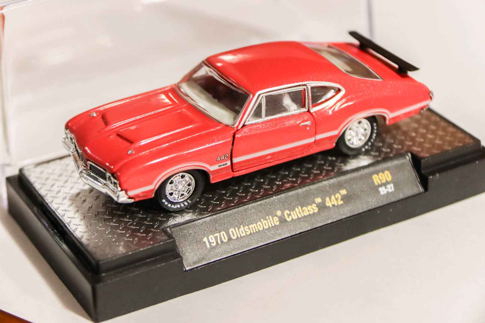 M2 Machines Oldsmobile Cutlass 422