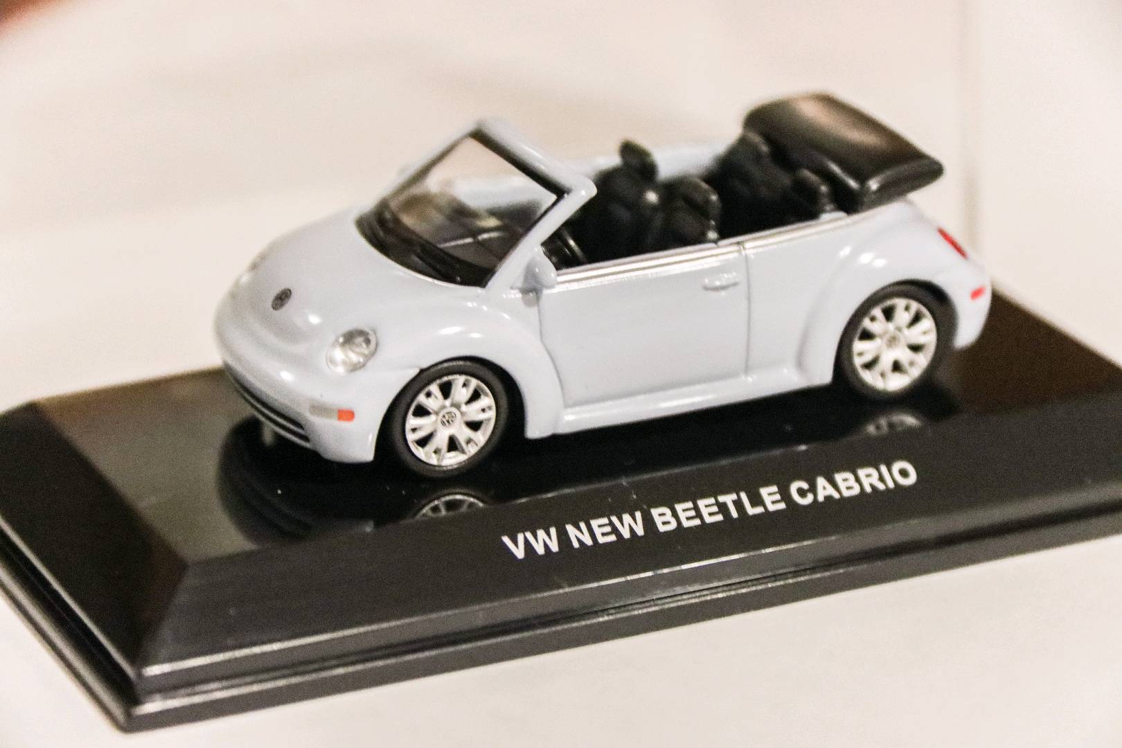 AUTOart Volkswagen New Beetle Cabriolet