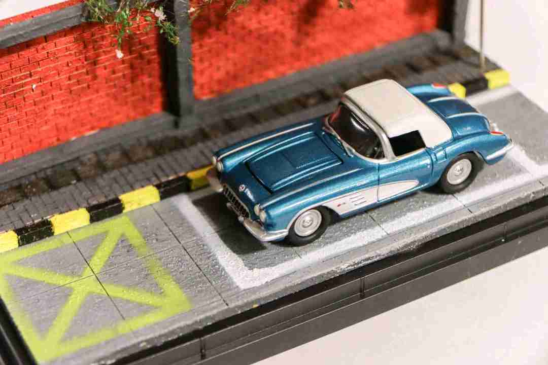 Johnny Lightning Chevrolet Corvette Convertible