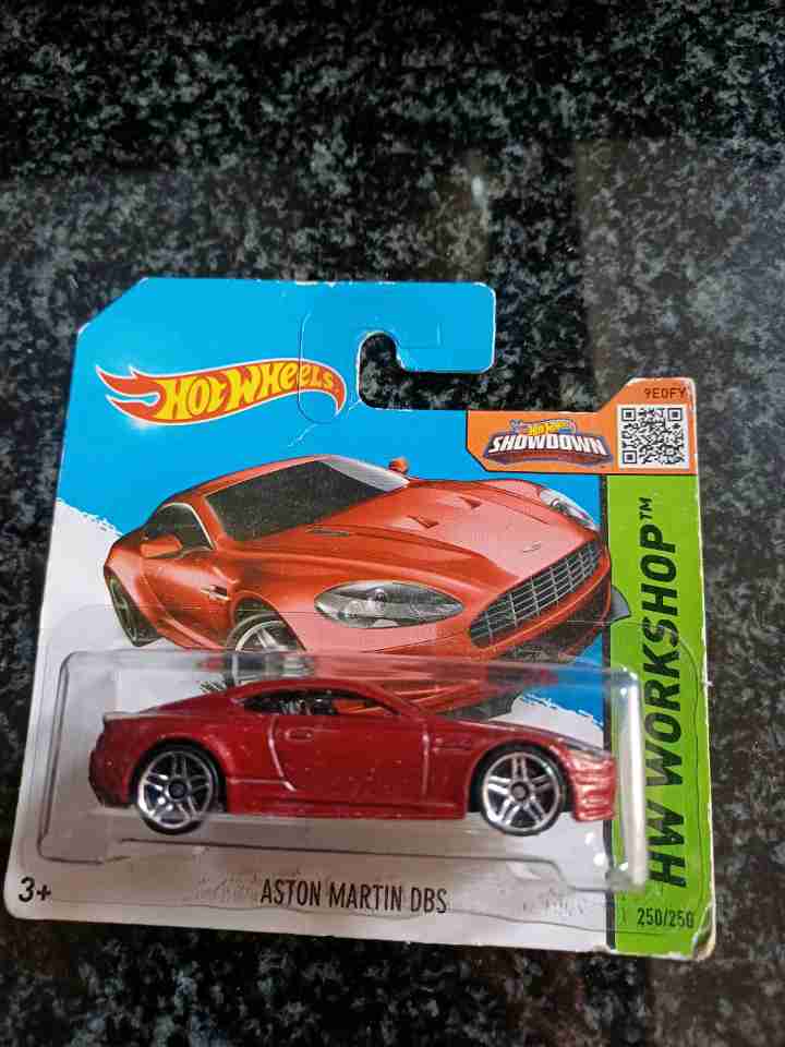 Hot Wheels Aston Martin DBS