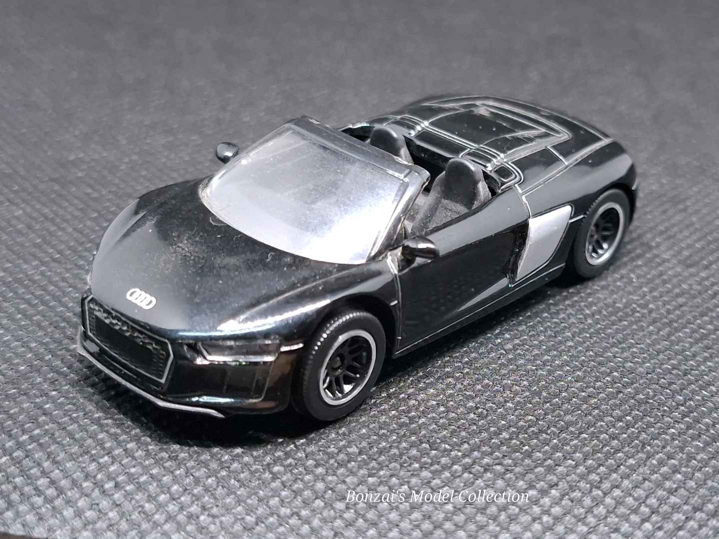 Motormax Audi R8 Spyder Type 4S