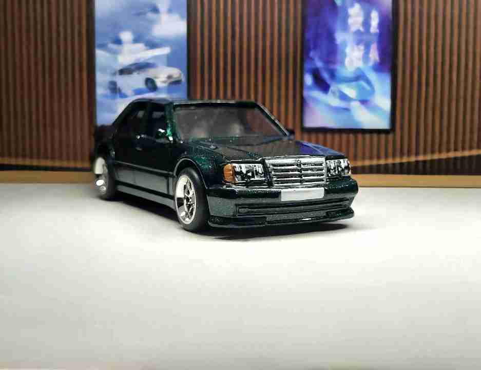 Hot Wheels Mercedes-Benz 500 E