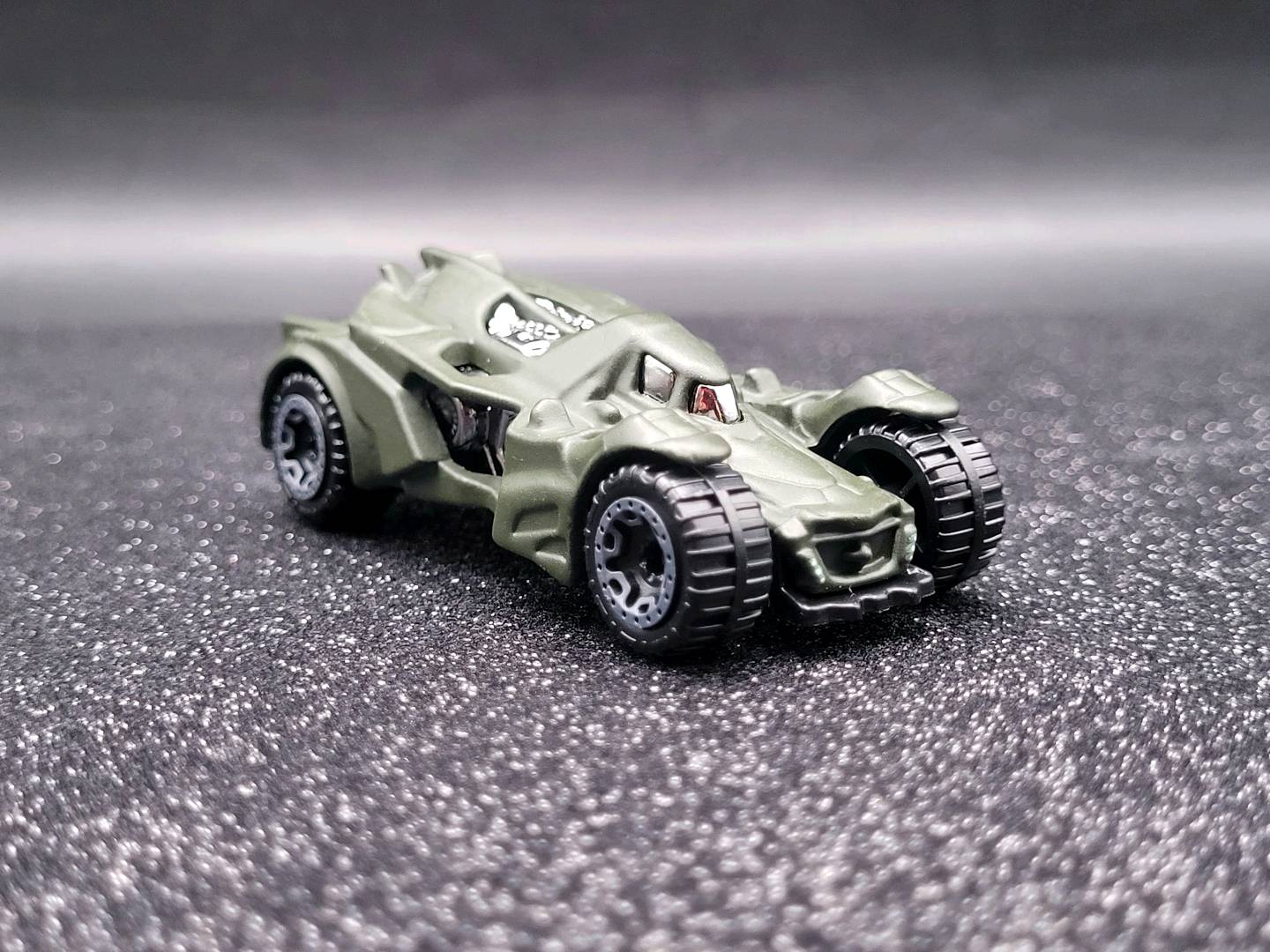 Hot Wheels Arkham Knight Batmobile