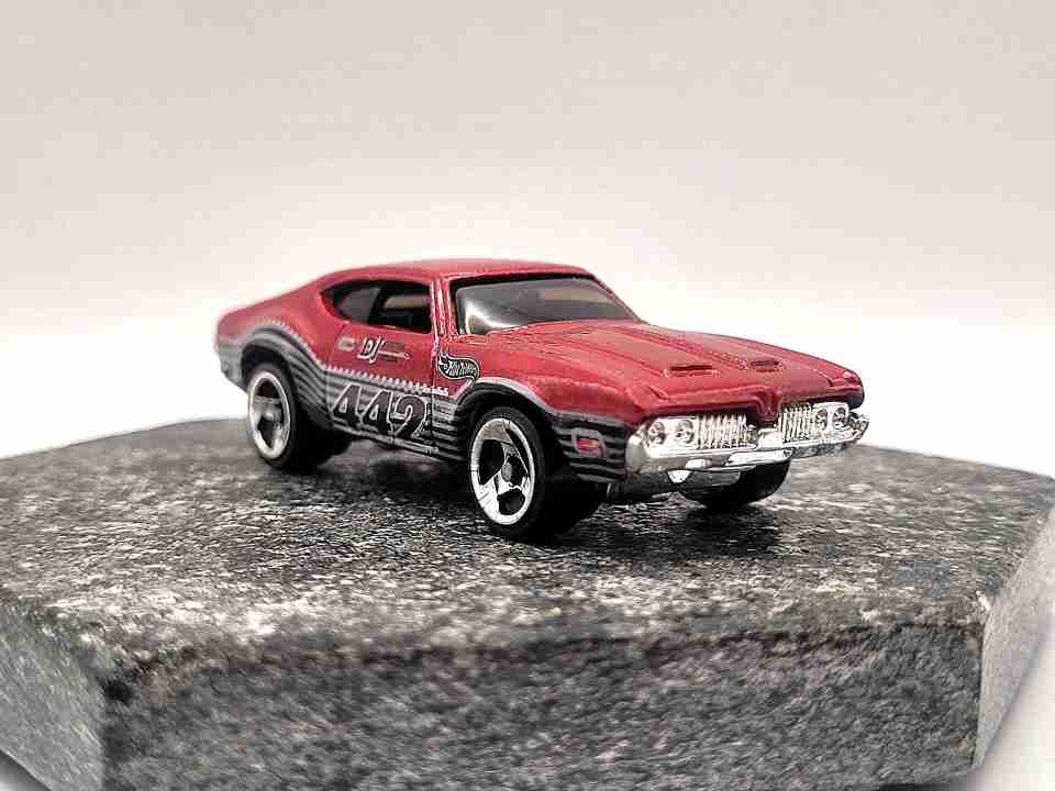 Hot Wheels Oldsmobile 442 W-30