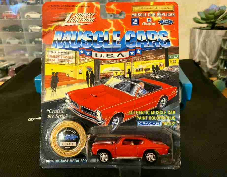 Johnny Lightning Chevrolet Chevelle SS