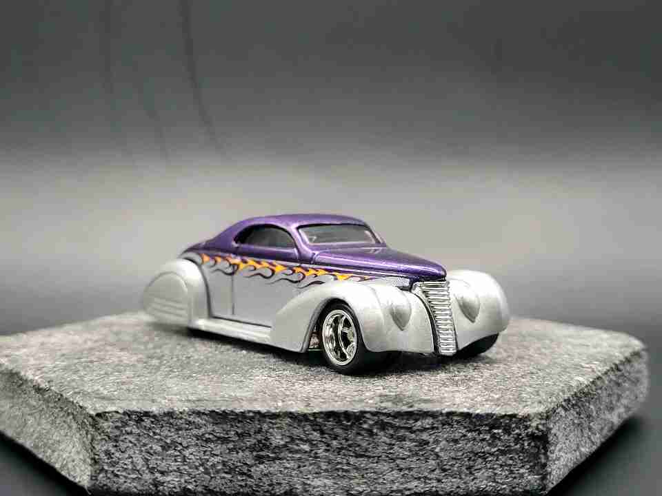 Hot Wheels Swoop Coupe