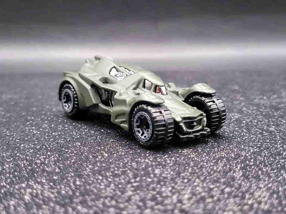 Hot Wheels Arkham Knight Batmobile