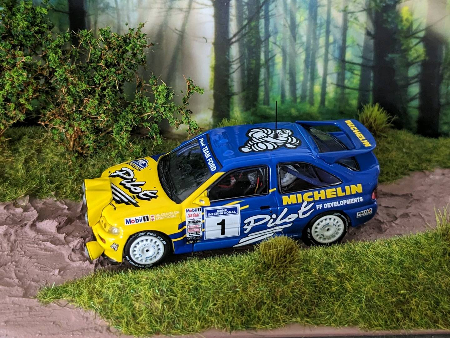 Inno Models Ford Escort RS Cosworth