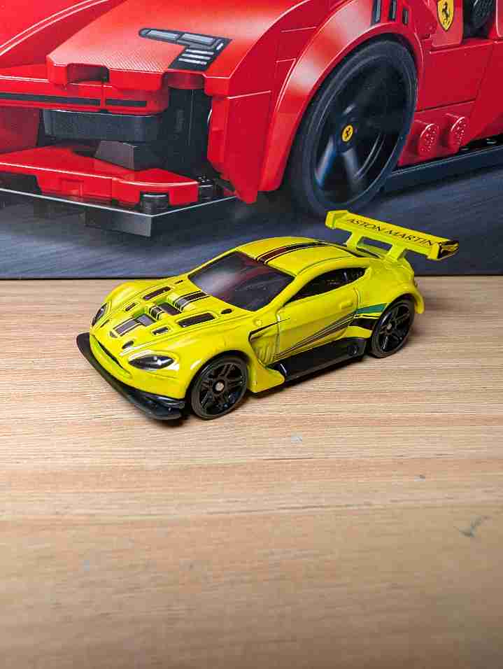 Hot Wheels Aston Martin Vantage GT3