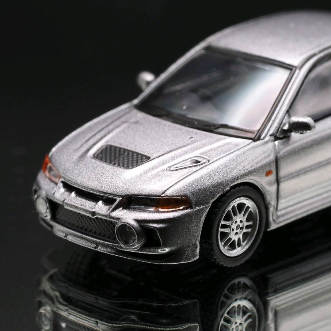 Tarmac Works Model Cars Mitsubishi Lancer GSR Evolution IV Silver