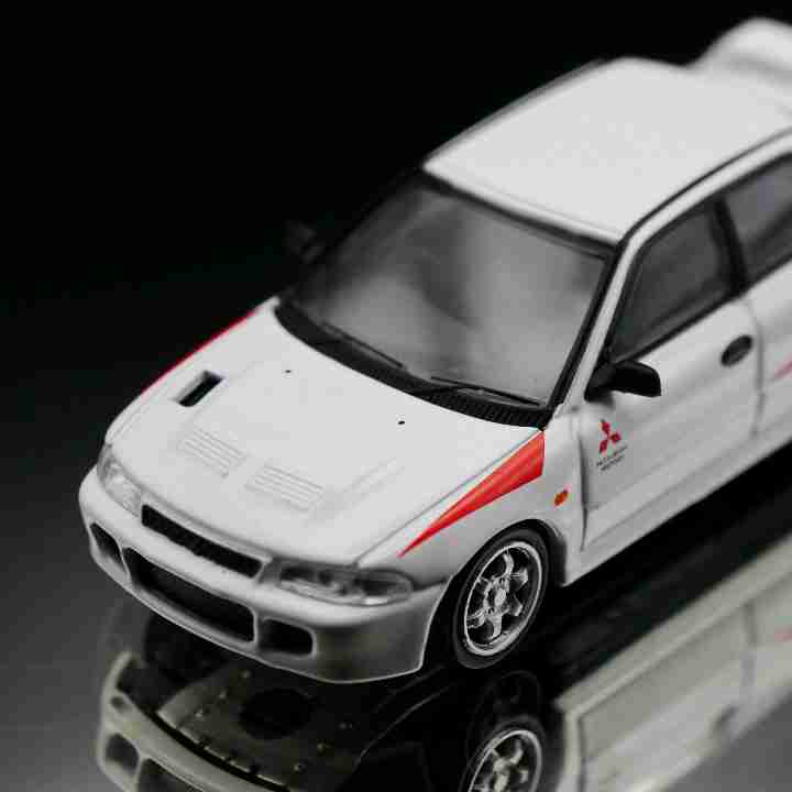 Tarmac Works Model Cars Mitsubishi Lancer RS Evolution, Lamley Special Edition