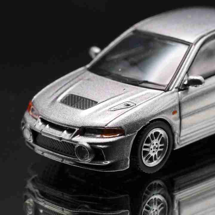 Tarmac Works Model Cars Mitsubishi Lancer GSR Evolution IV Silver