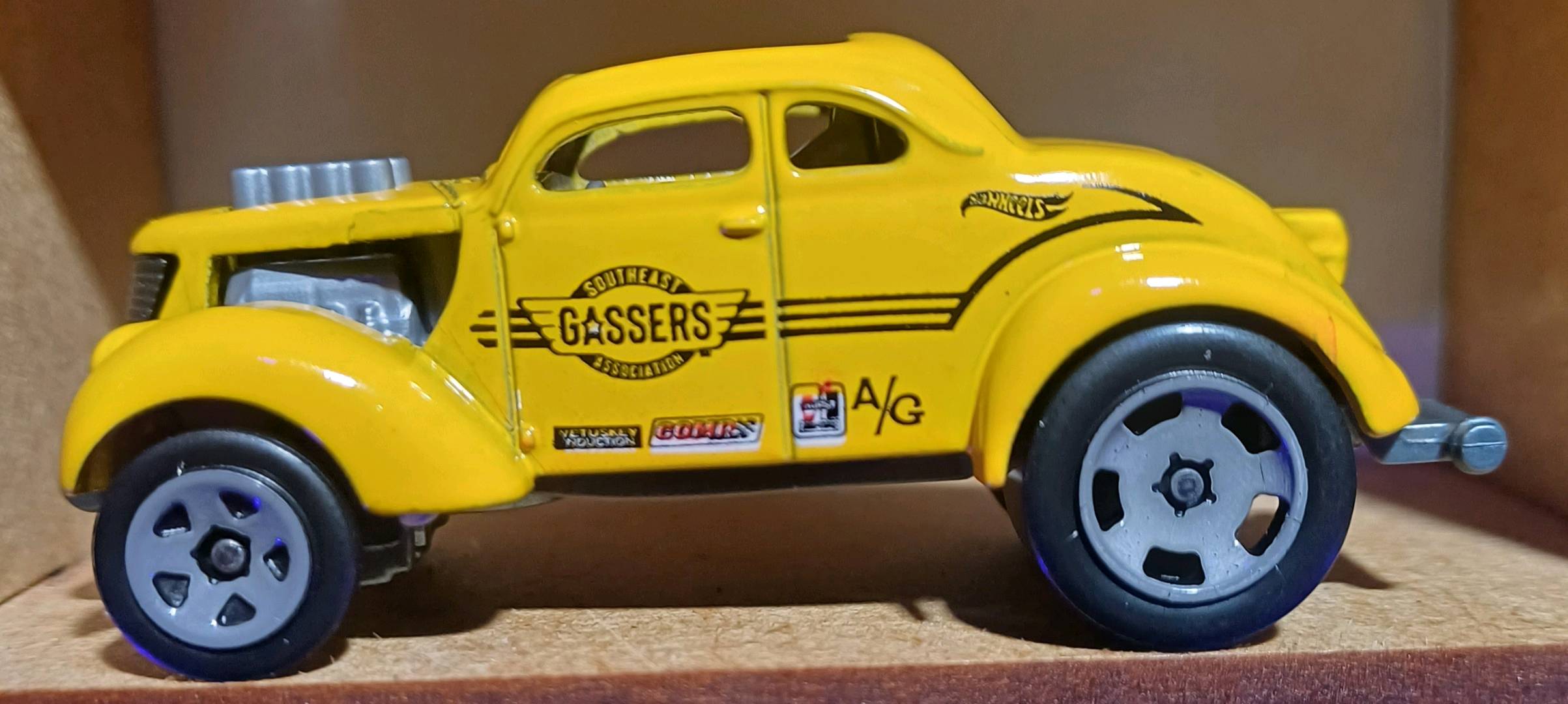 Hot Wheels Ford Pass 'n Gasser