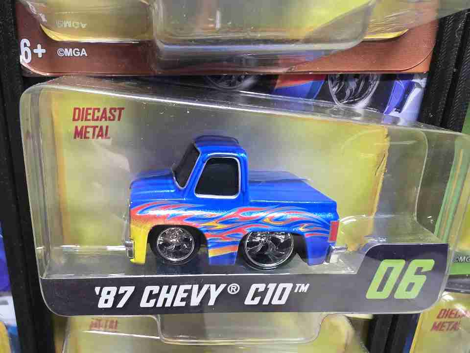 MGA Entertainment Chevy 1987 C10