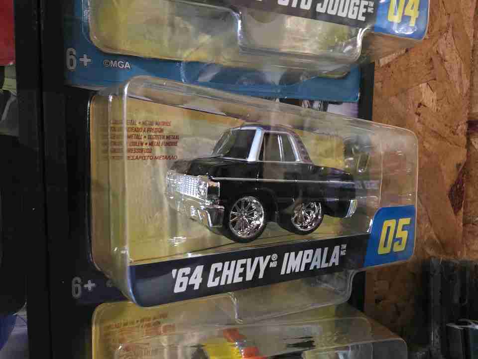 MGA Entertainment Chevy 1964 Impala
