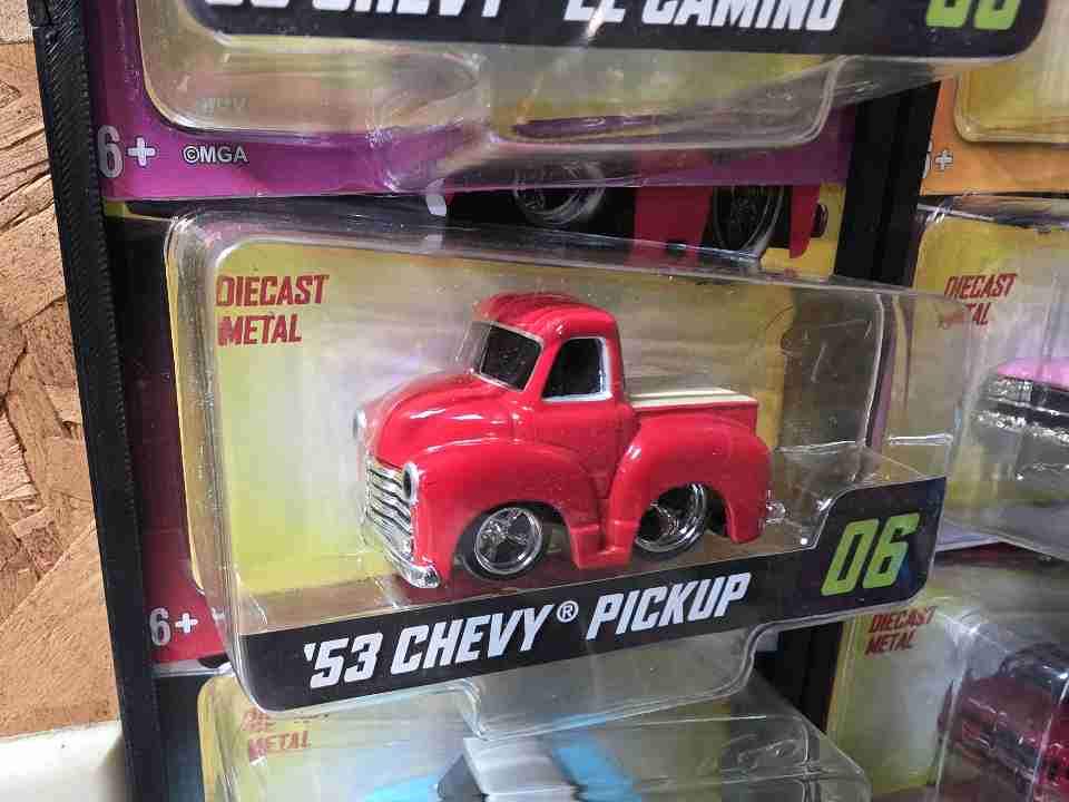 MGA Entertainment Chevy 1953 Pickup