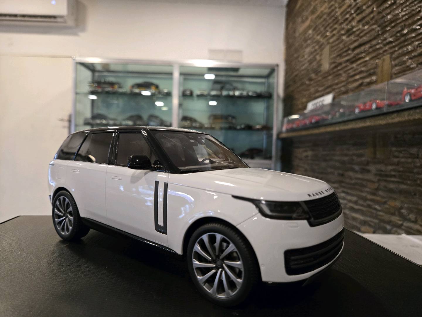 GT Spirit Land Rover Range Rover P530 Autobiography