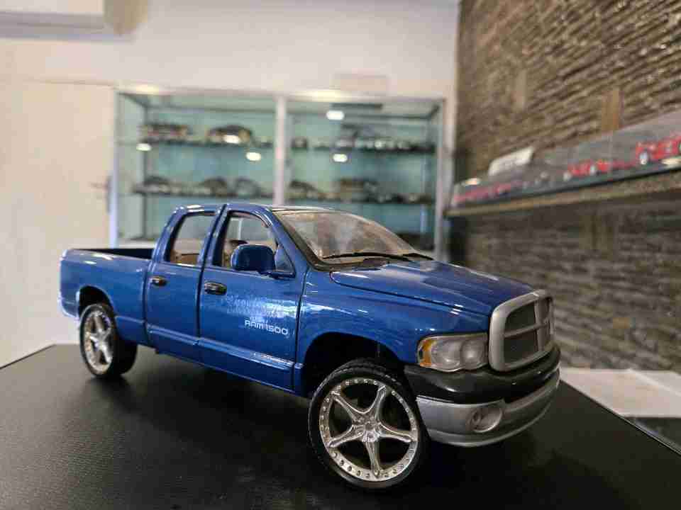 Motormax Dodge Ram 1500 (Quad Cab)