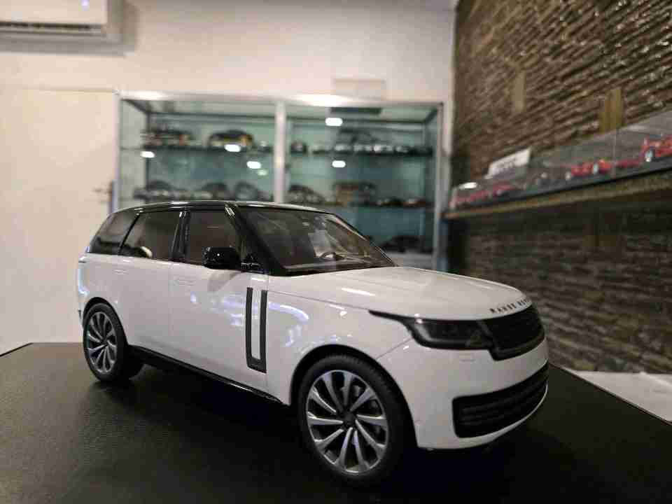 GT Spirit Land Rover Range Rover P530 Autobiography