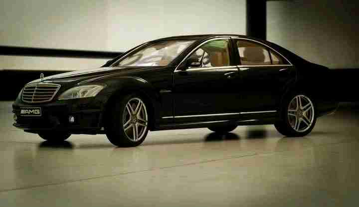 AUTOart Mercedes-Benz S63 AMG (W221)