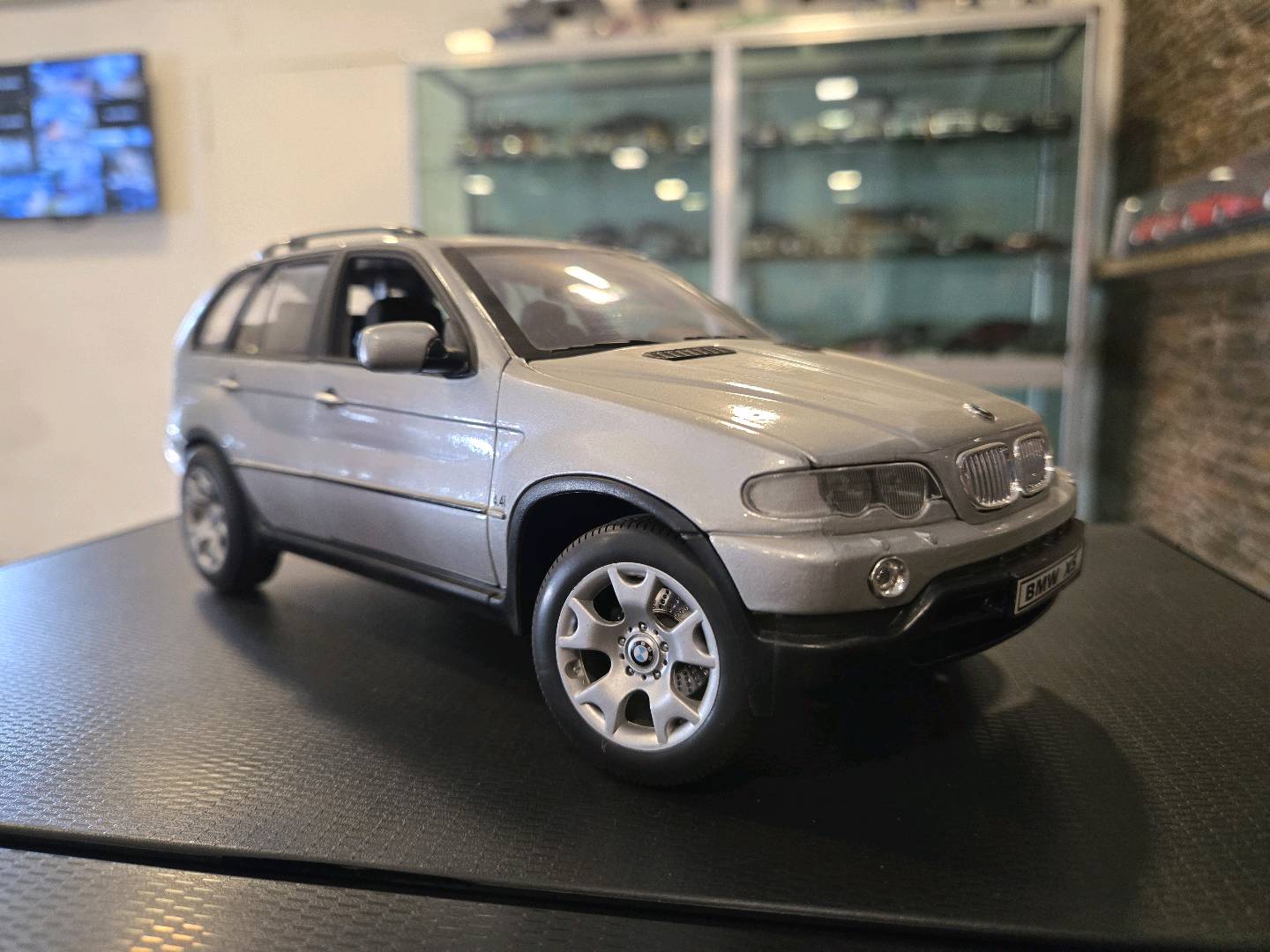 Welly Diecast BMW X5 (E53)