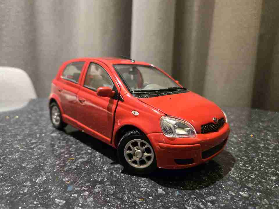 Paudi Model Toyota Vitz