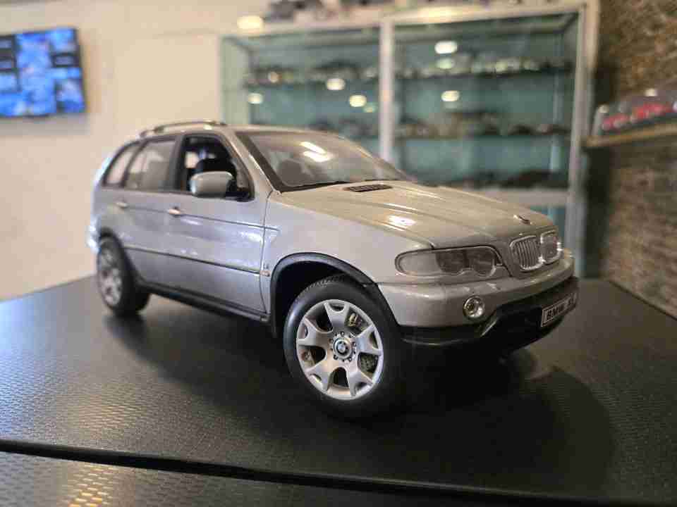 Welly Diecast BMW X5 (E53)