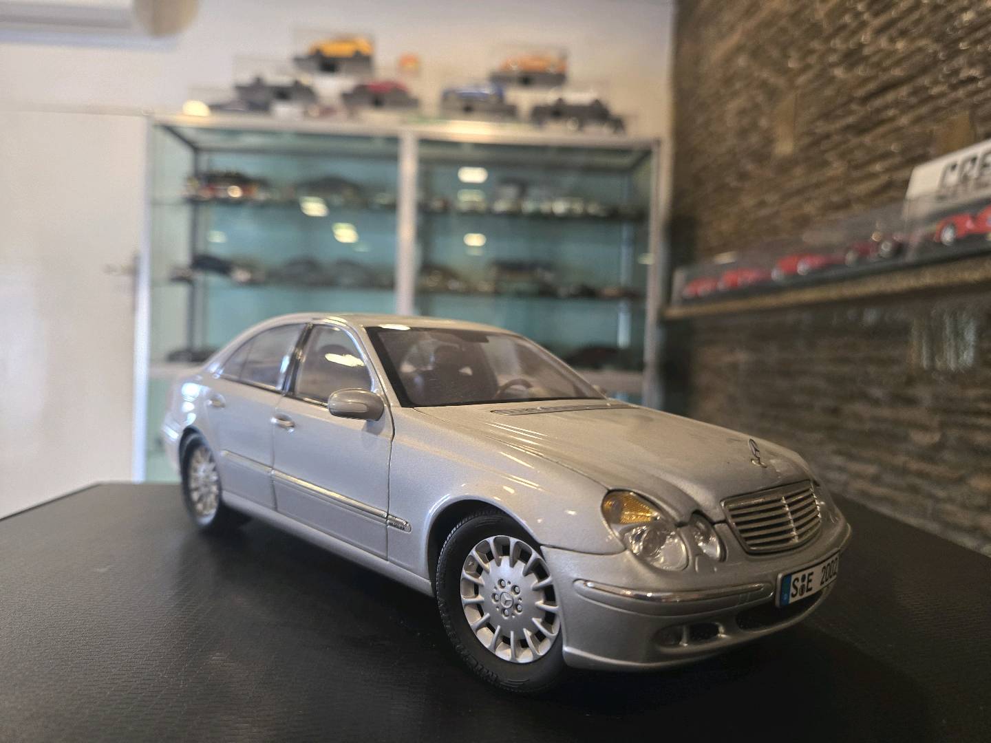 Kyosho Mercedes-Benz E320 (W211)