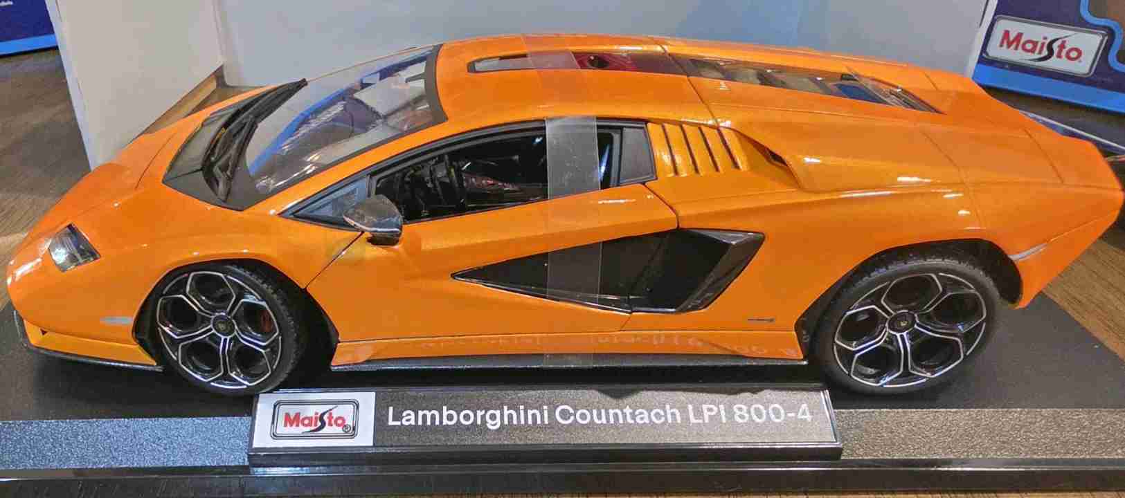 Maisto Lamborghini Countach LPI 800-4