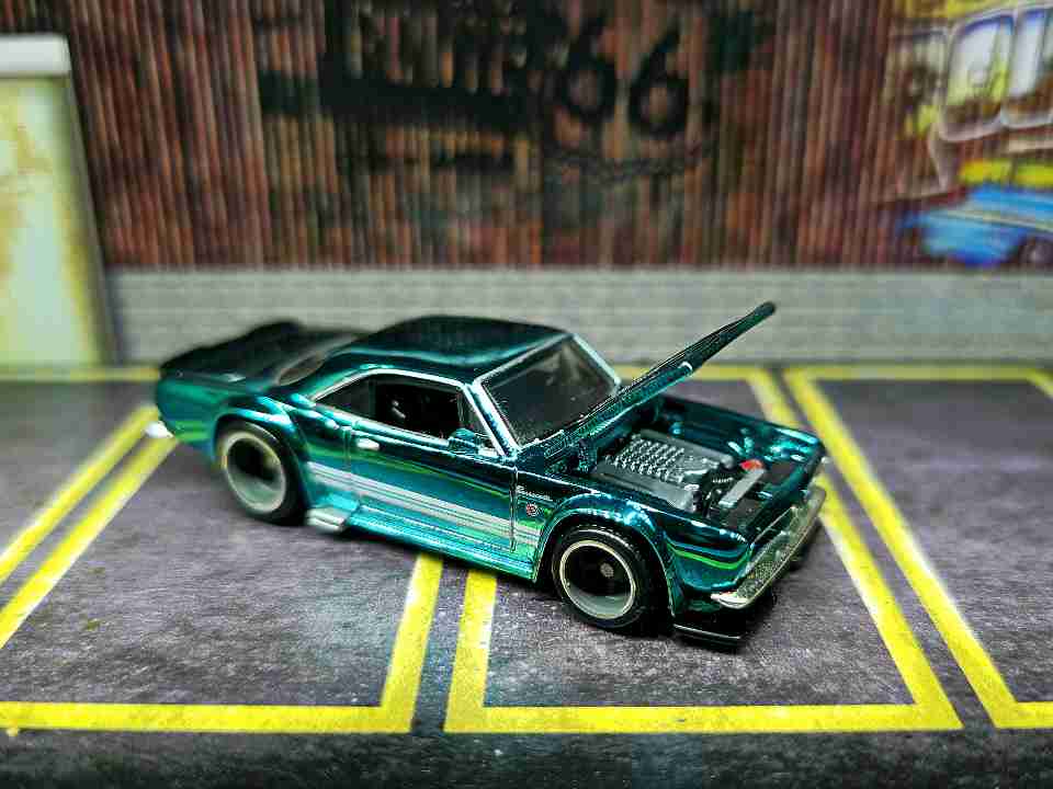 Hot Wheels Plymouth Custom Barracuda