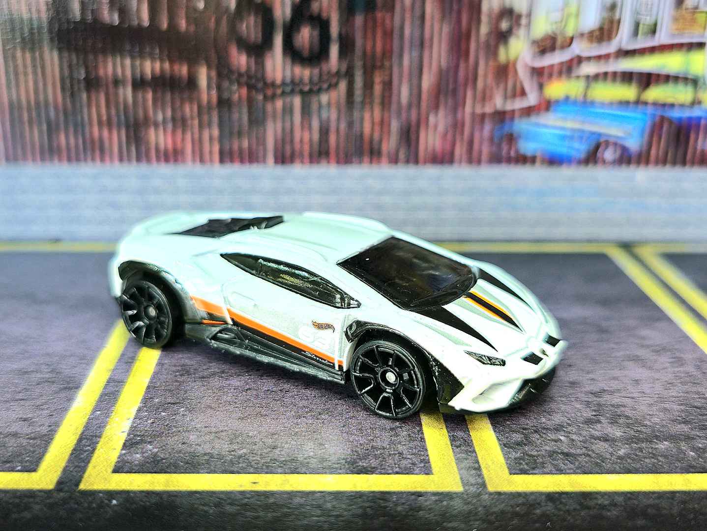 Hot Wheels Lamborghini Huracan Sterrato