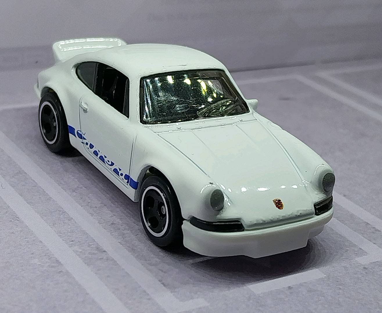 Hot Wheels Porsche 911 Carrera RS 2.7