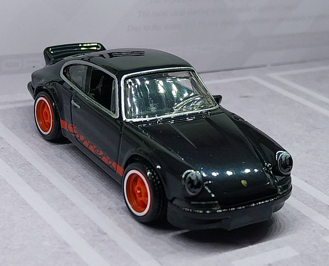Hot Wheels Porsche Carrera 911 RS 2.7