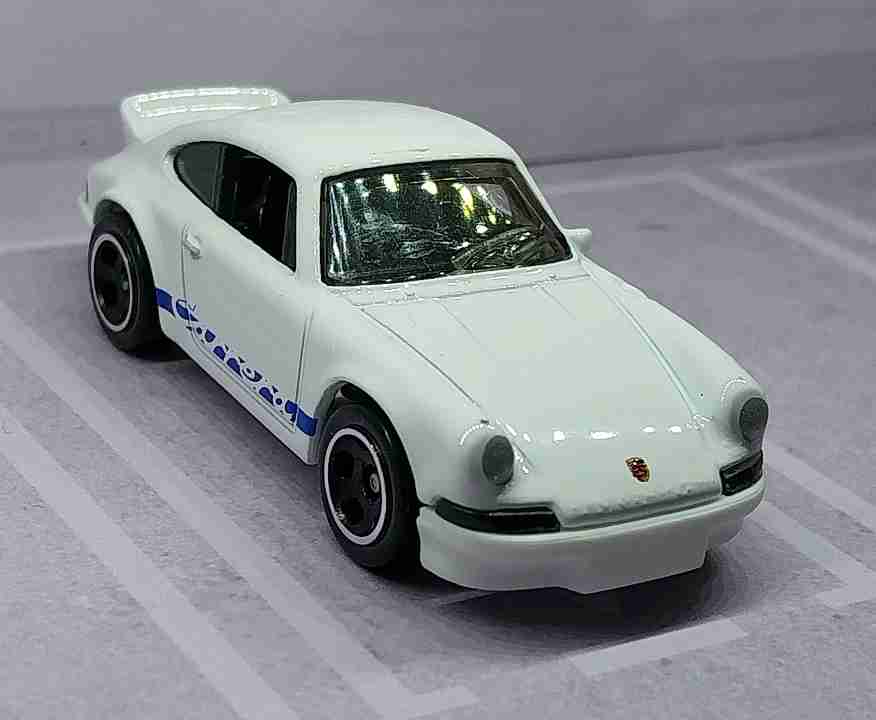 Hot Wheels Porsche 911 Carrera RS 2.7