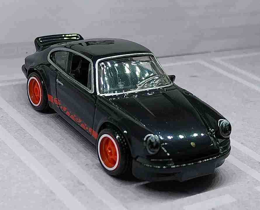 Hot Wheels Porsche Carrera 911 RS 2.7
