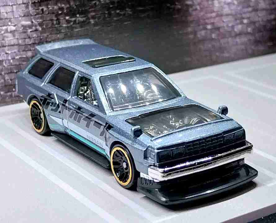 Hot Wheels Nissan Maxima