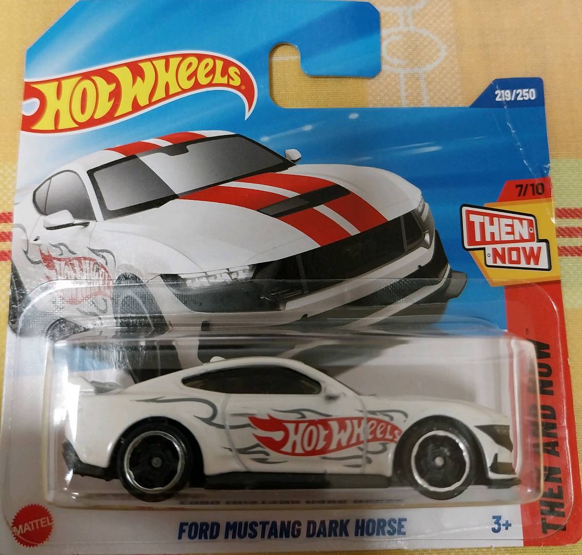 Hot Wheels Ford Mustang Dark Horse