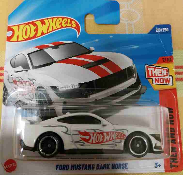 Hot Wheels Ford Mustang Dark Horse