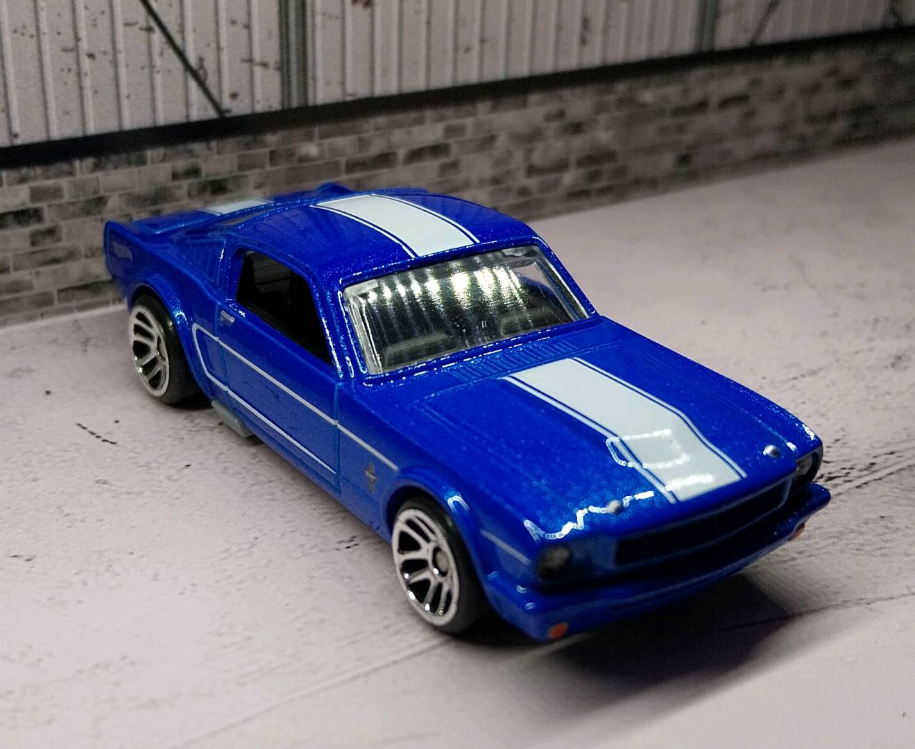 Hot Wheels Ford Mustang 2+2 Fastback