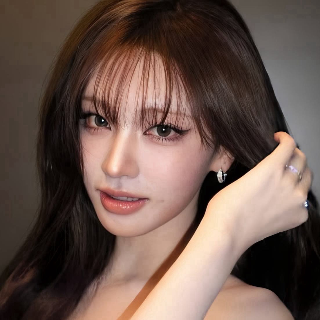 아이돌 메이크업 모델 구해요 이미지