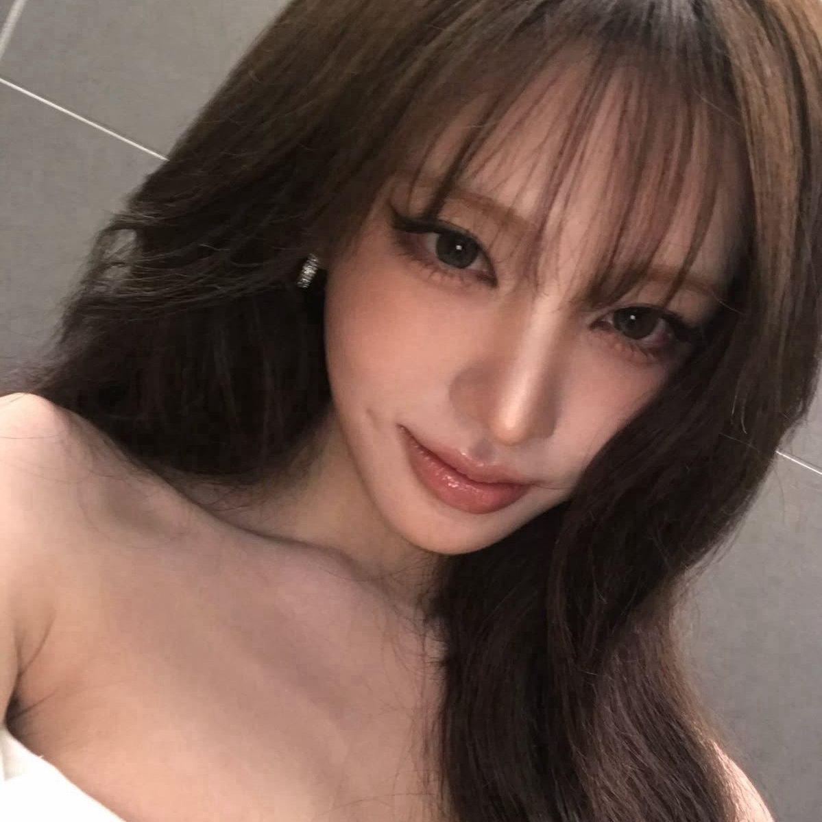 아이돌 메이크업 모델 구해요 이미지